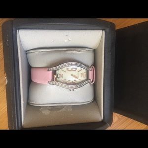 Women’s tourneau wristwatch